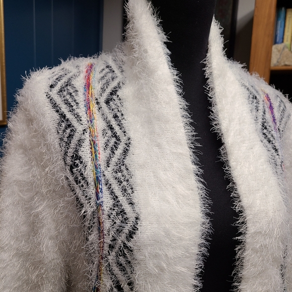 NWT Northern Angel Long Fuzzy Cardigan Size M - Picture 2 of 7